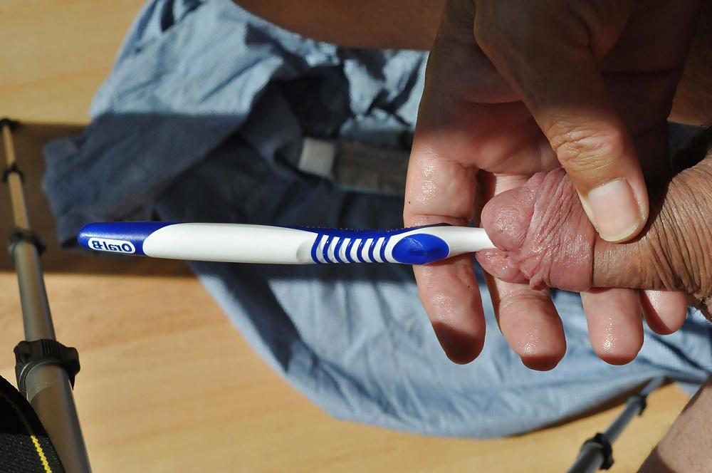 20P Urethra play toothbrush