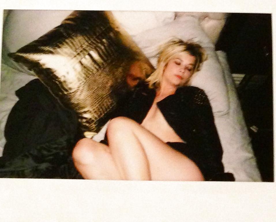 6P ASHLEY BENSON TOPLESS LEAK