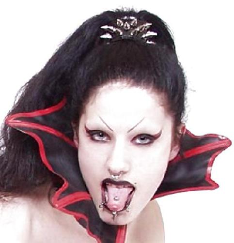 12P Tongue lover pics.