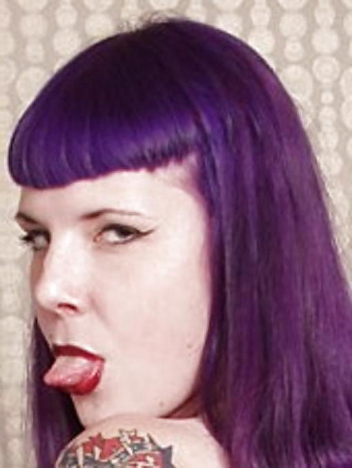 12P Tongue lover pics.