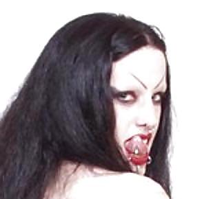 12P Tongue lover pics.