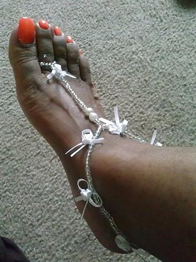 16P Feet and long toes