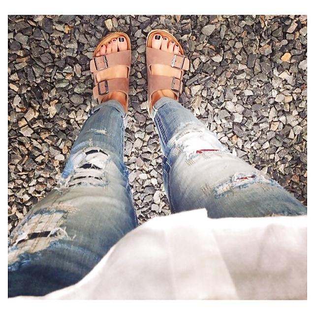 25P Birkenstock Shoes n Feet 