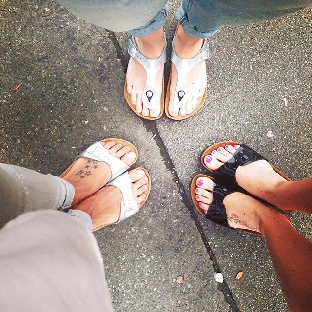 25P Birkenstock Shoes n Feet 