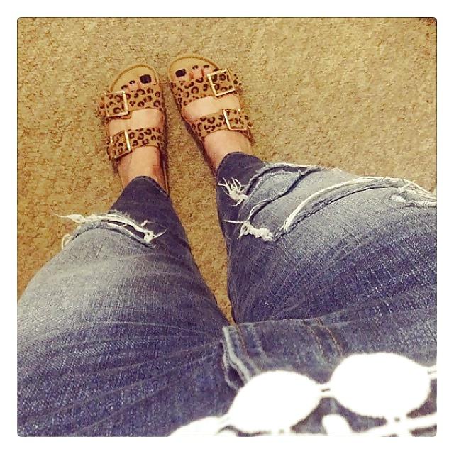 25P Birkenstock Shoes n Feet 
