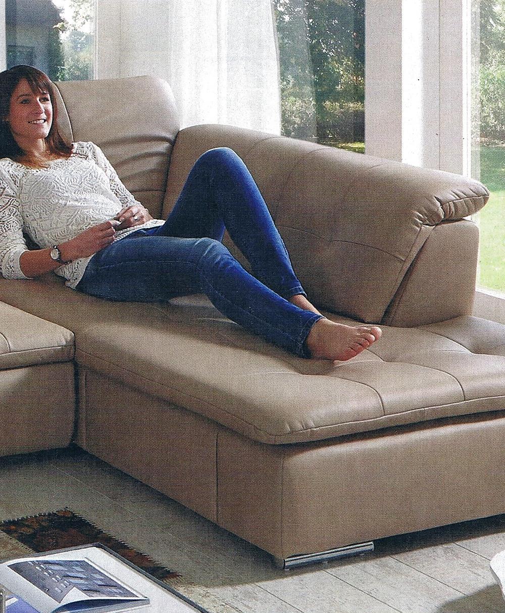 12P Scans of Female Feet III
