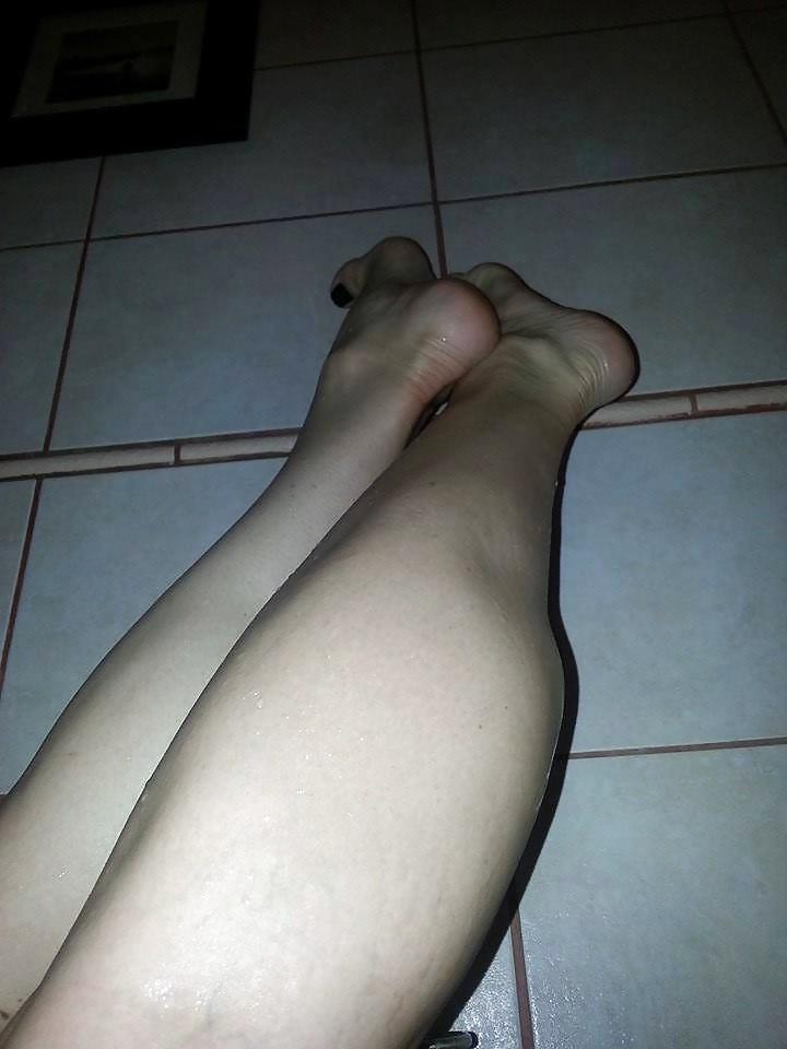 6P The feet of the Queen araby