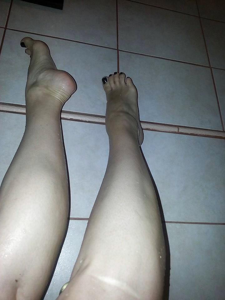 6P The feet of the Queen araby
