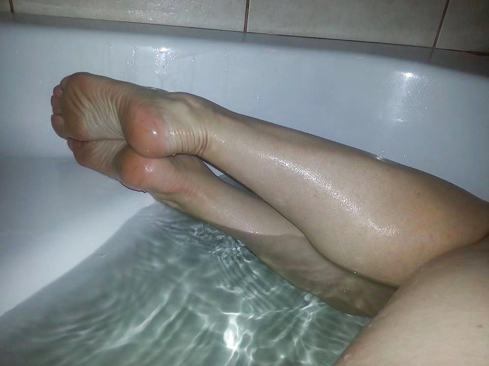 6P The feet of the Queen araby
