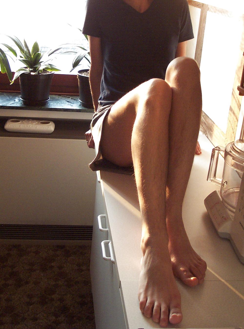 25P Ex wife feet, legs, ass and small tits, comment her!