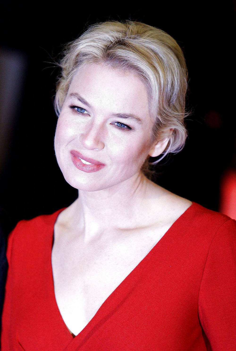 25P Renee Zellweger The Sculpted Legs Queen
