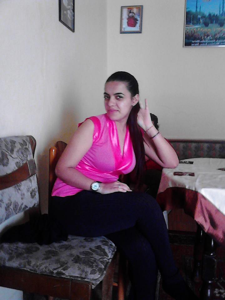 25P Turkish chubby teen! Is she sexy?