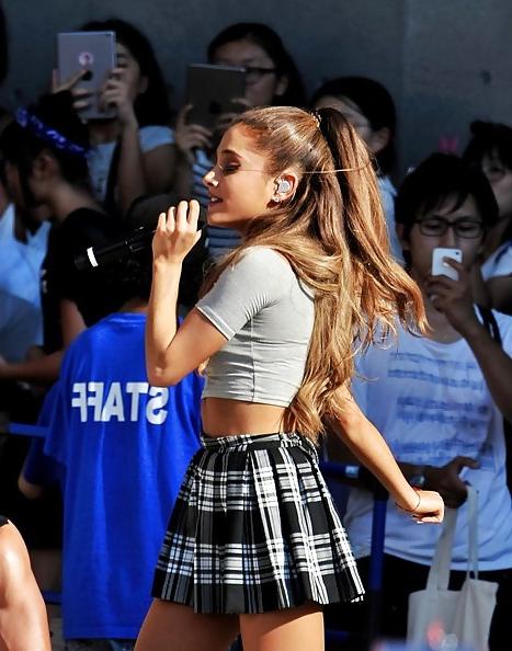 8P Ariana Grande in Tokyo  