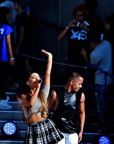 8P Ariana Grande in Tokyo  