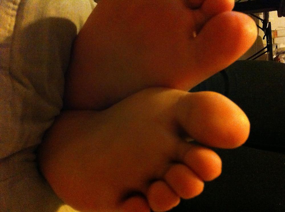 8P FAT SEXY FEET AND TOES MEATY SOLES