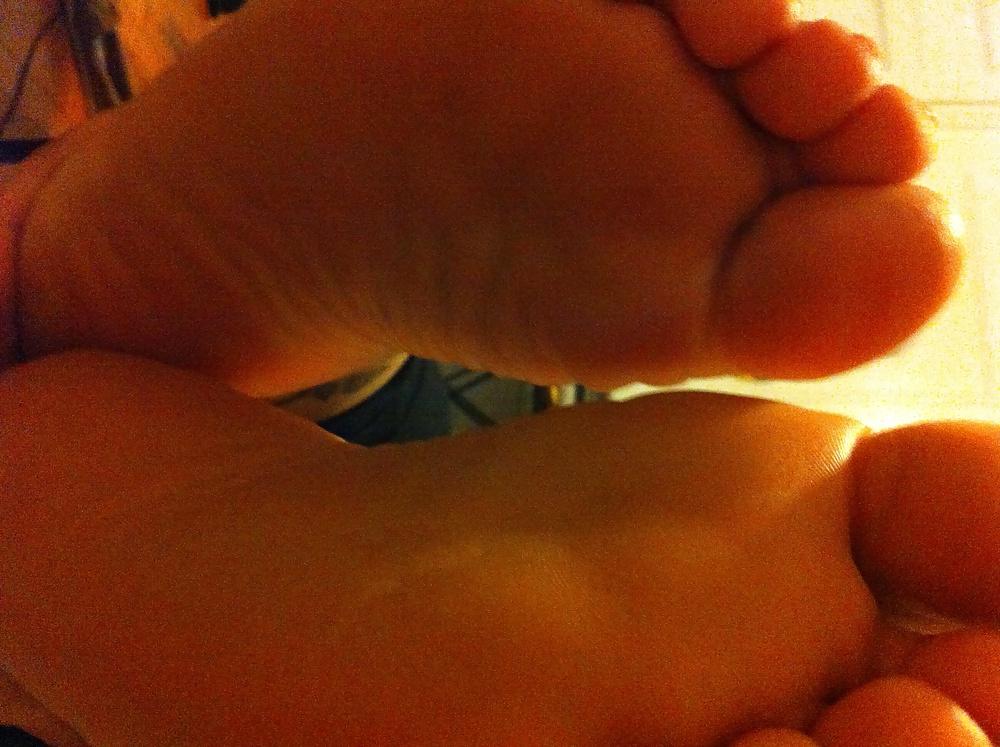8P FAT SEXY FEET AND TOES MEATY SOLES