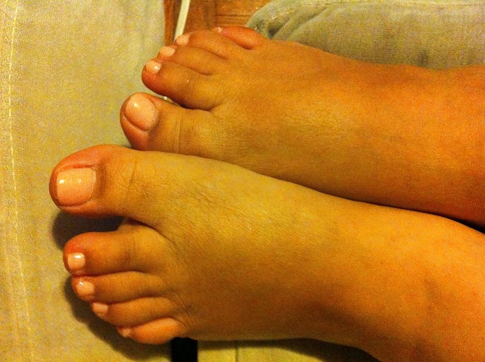 8P FAT SEXY FEET AND TOES MEATY SOLES