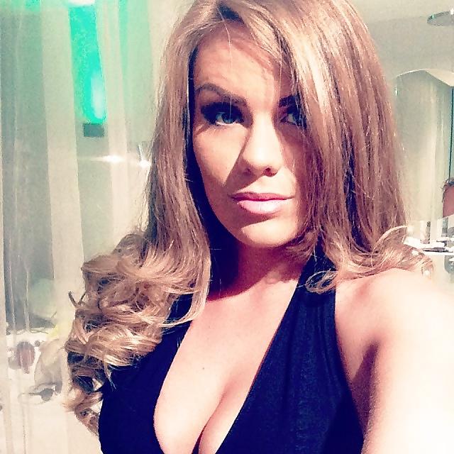 25P Sexy White Bitch 