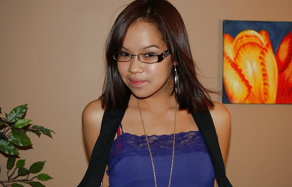 25P Cute young native girl - Sabrina - Non Nude