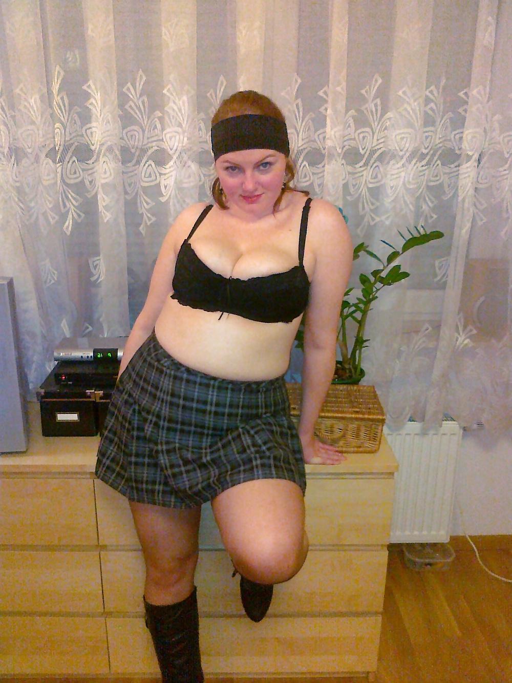 23P Red-haired bitch