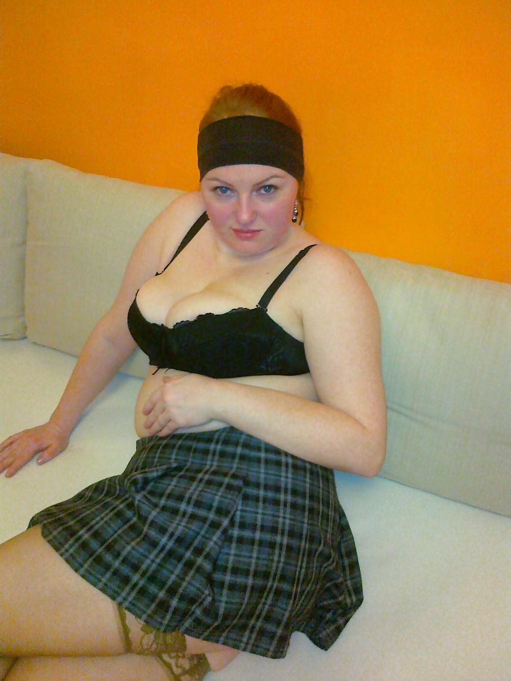 23P Red-haired bitch