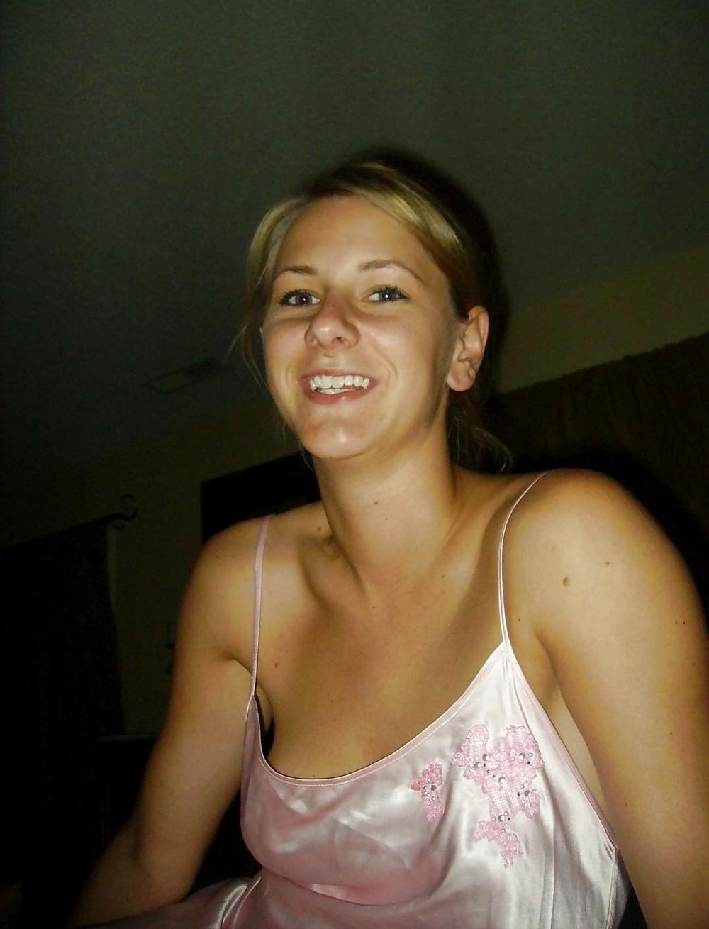 25P Cute girl blowjob amateur