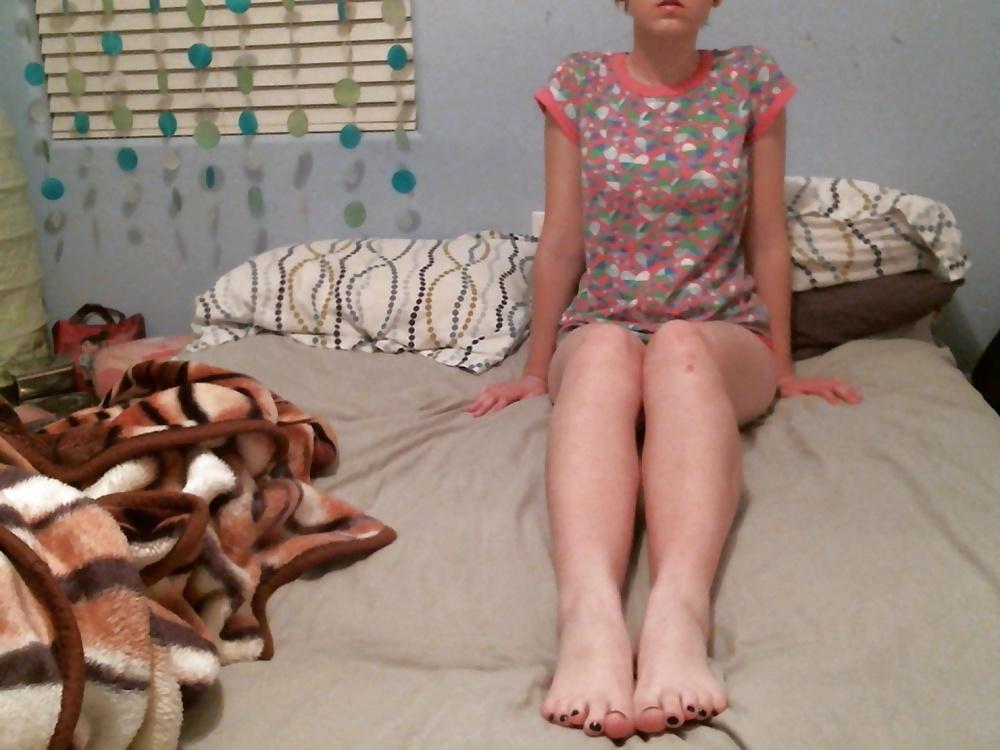 25P Sexy Kittens - Feet