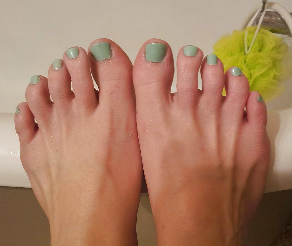25P Sexy Kittens - Feet