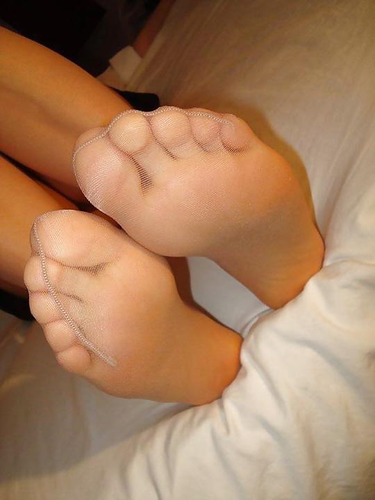 25P Nylon Feet