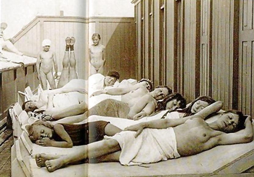14P Mary Willumsen, first Female nude Photographer (1916)