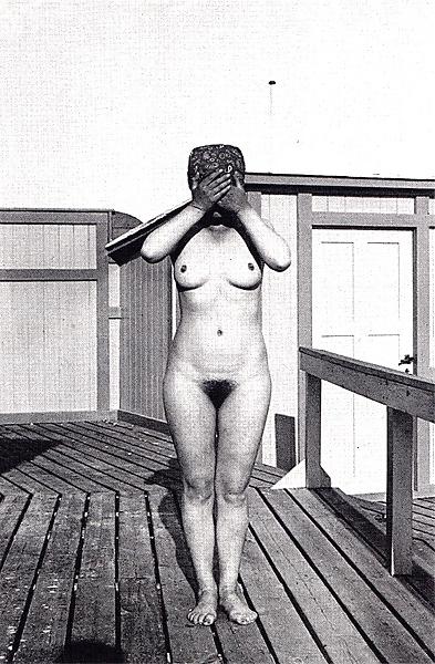 14P Mary Willumsen, first Female nude Photographer (1916)