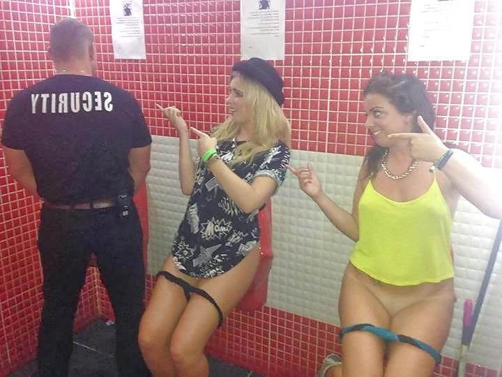 25P On the Toilet 3
