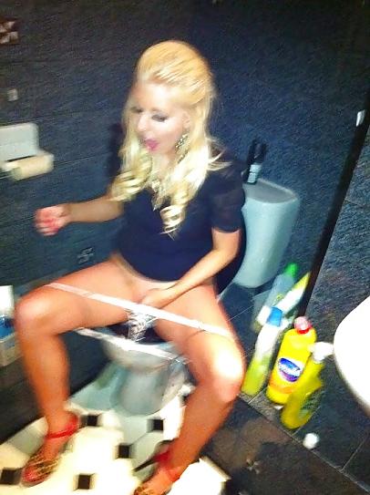25P On the Toilet 3