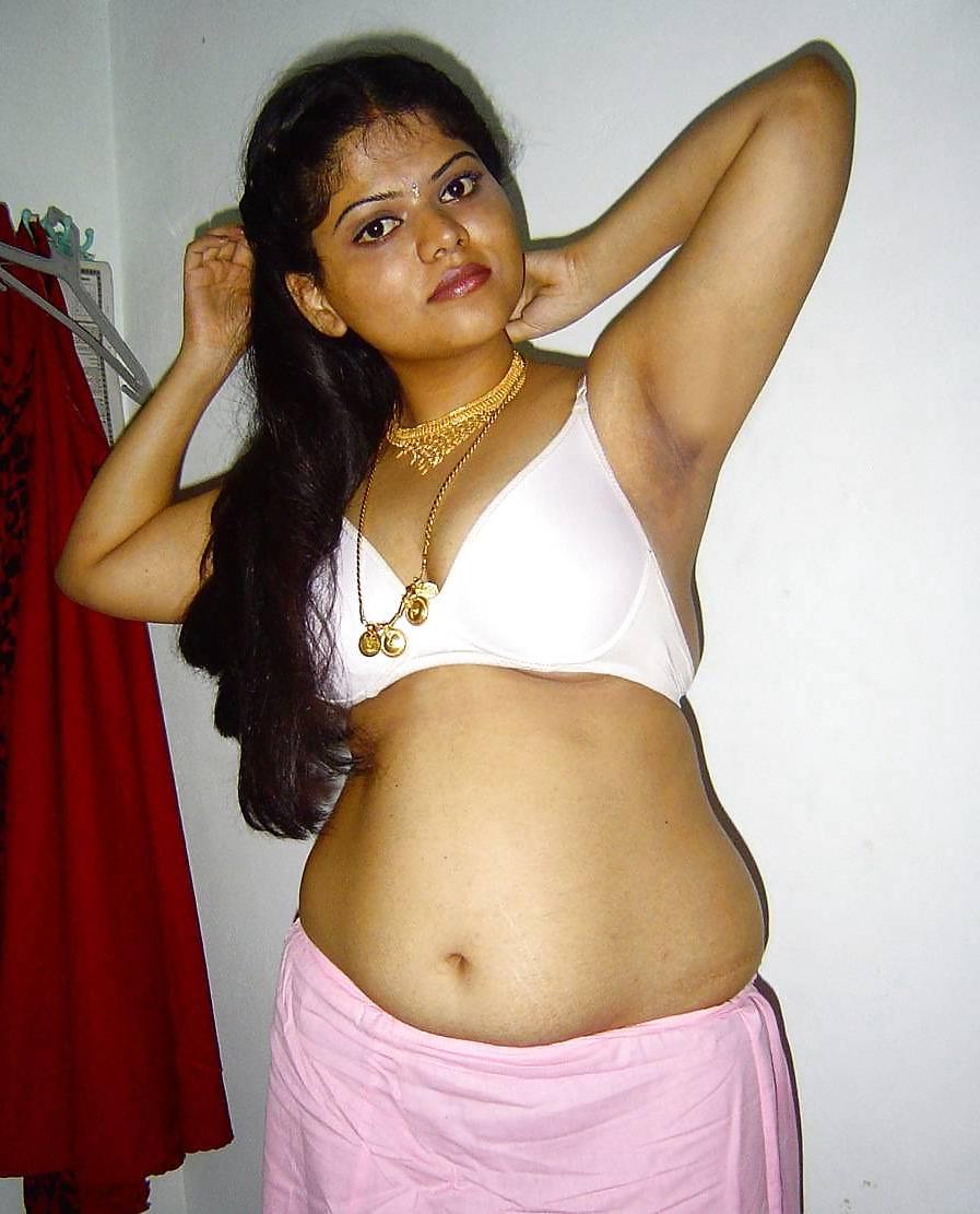 16P Cute Indian Housewife