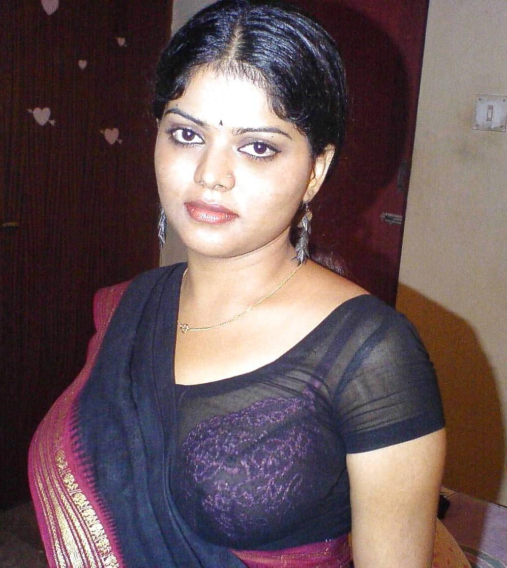 16P Cute Indian Housewife