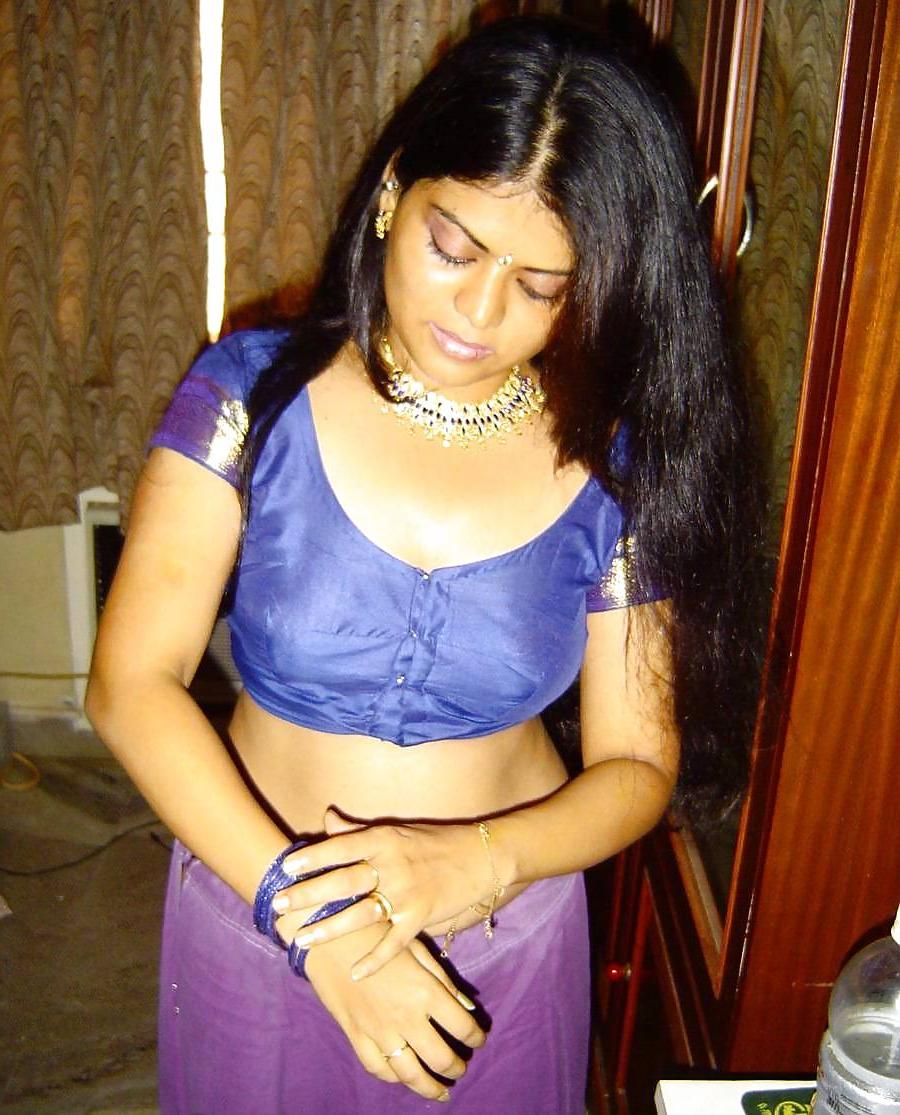 16P Cute Indian Housewife