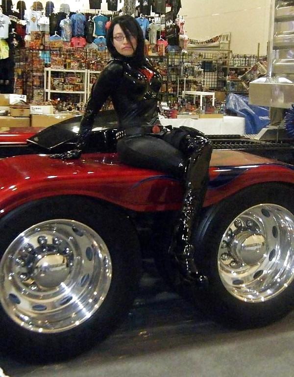 25P Girl in PVC Fetish Outfits