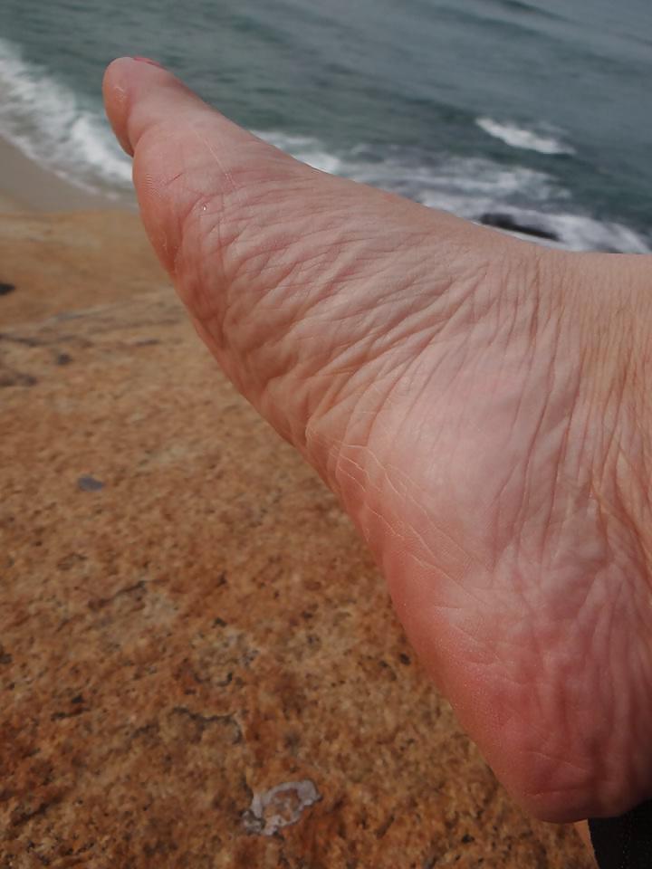 24P Feet Mature