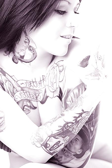 25P Tattoed girls art pics IX