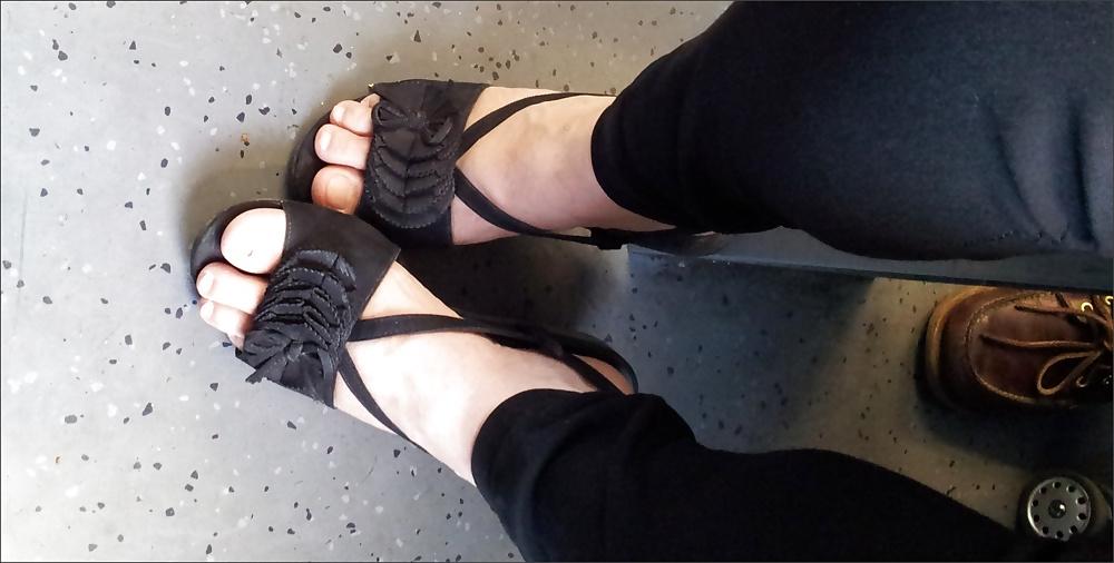 25P Arab feet
