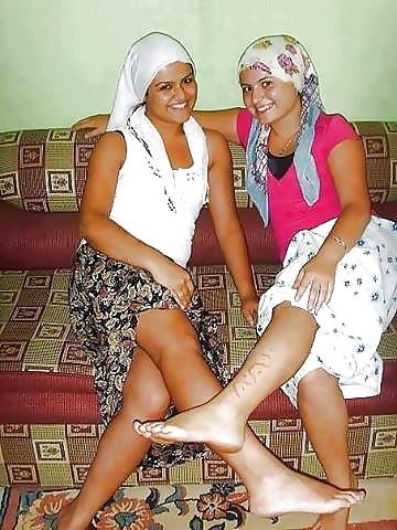 25P Arab feet