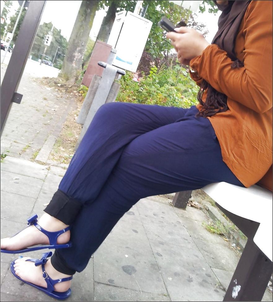 25P Arab feet