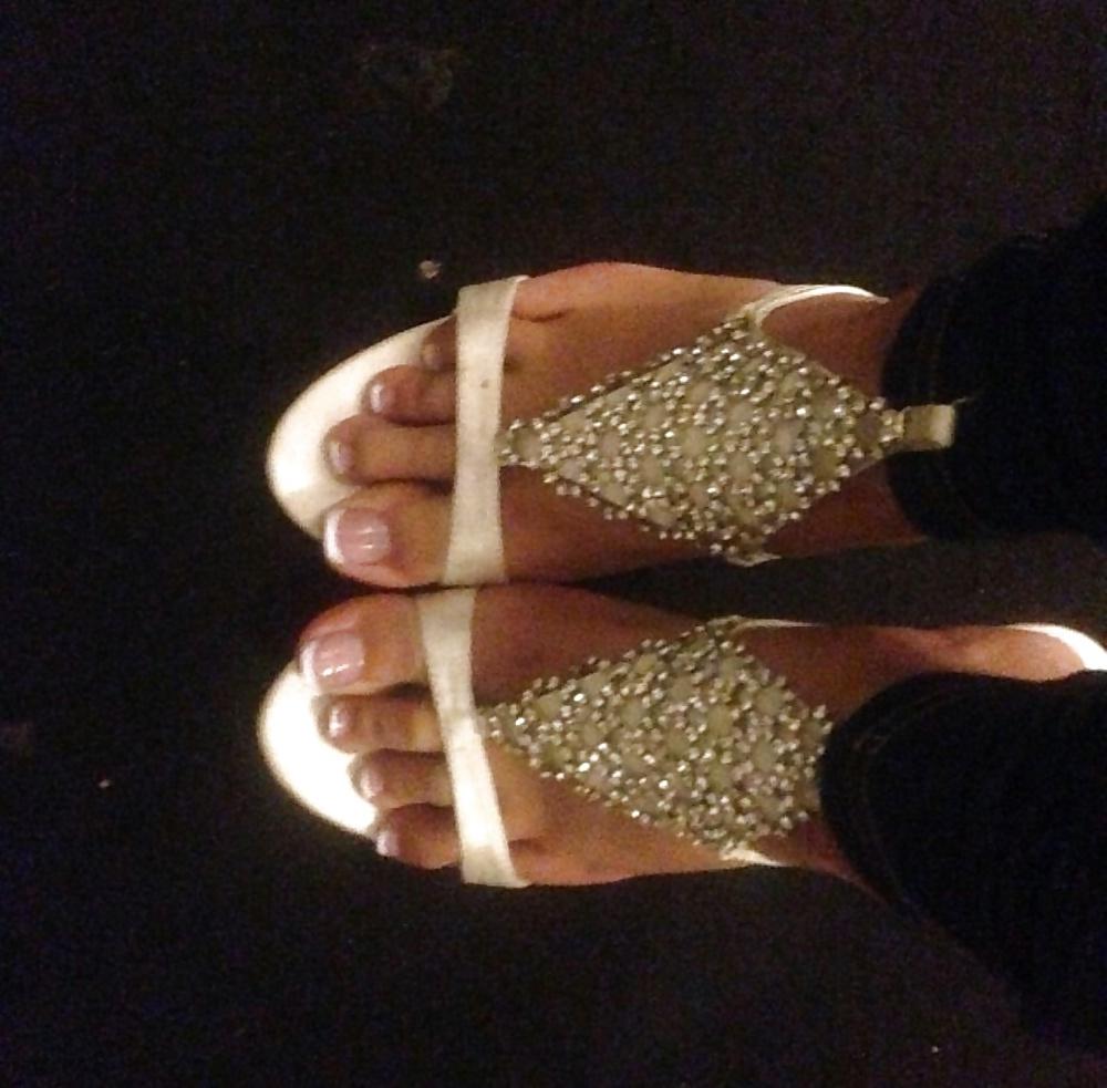 25P Arab feet