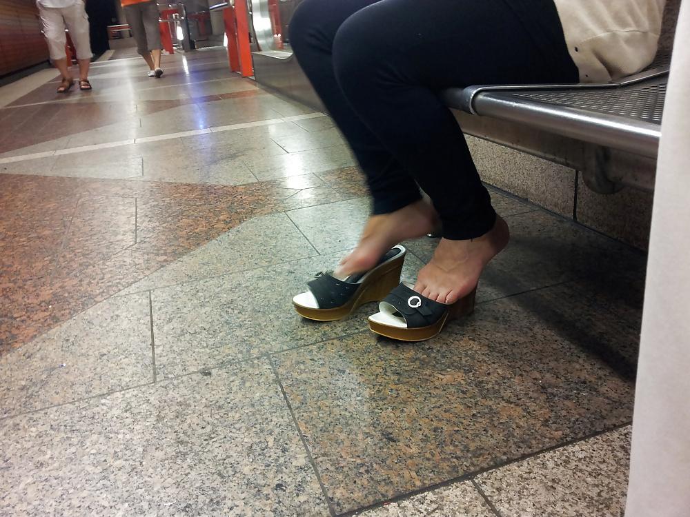 25P Arab feet