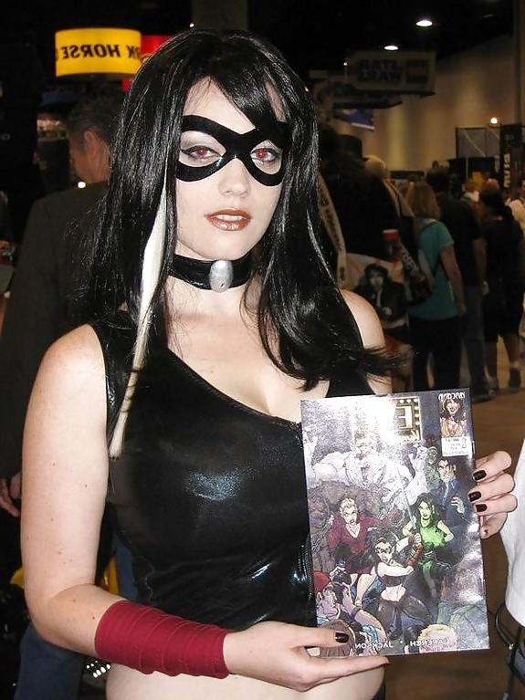 25P A Cosplay Bitch