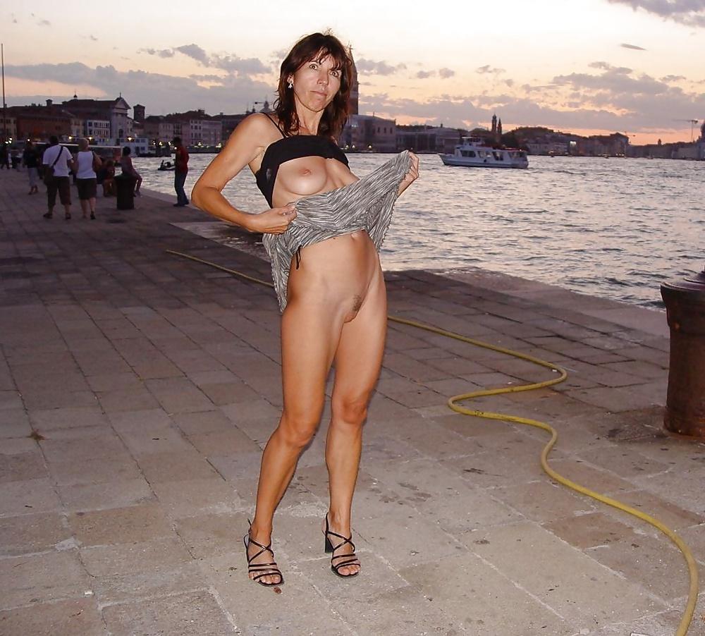 17P MATURE IN PUBLIC