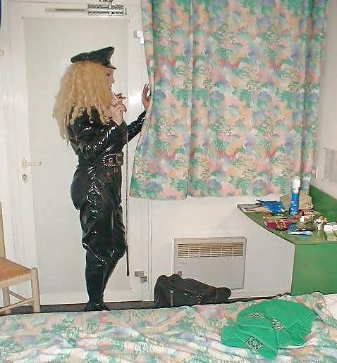 25P Vinyl Fetish Bitch