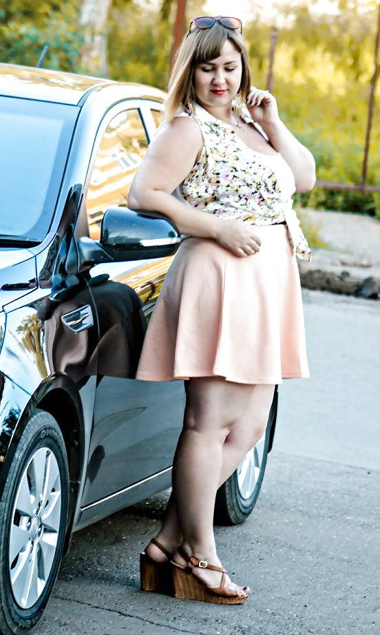 20P Curvy plump babe