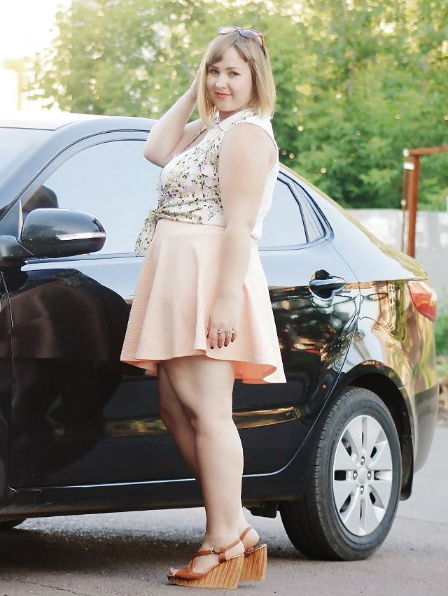 20P Curvy plump babe