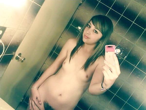 10P Czech brunette Nicol